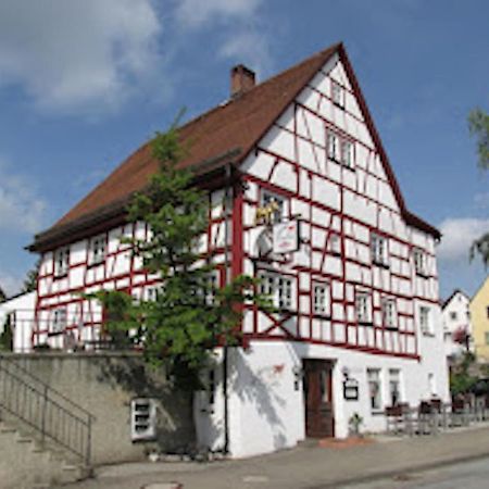 劳普海姆 Schildwirtschaft Zum Rothen Ochsen酒店 外观 照片